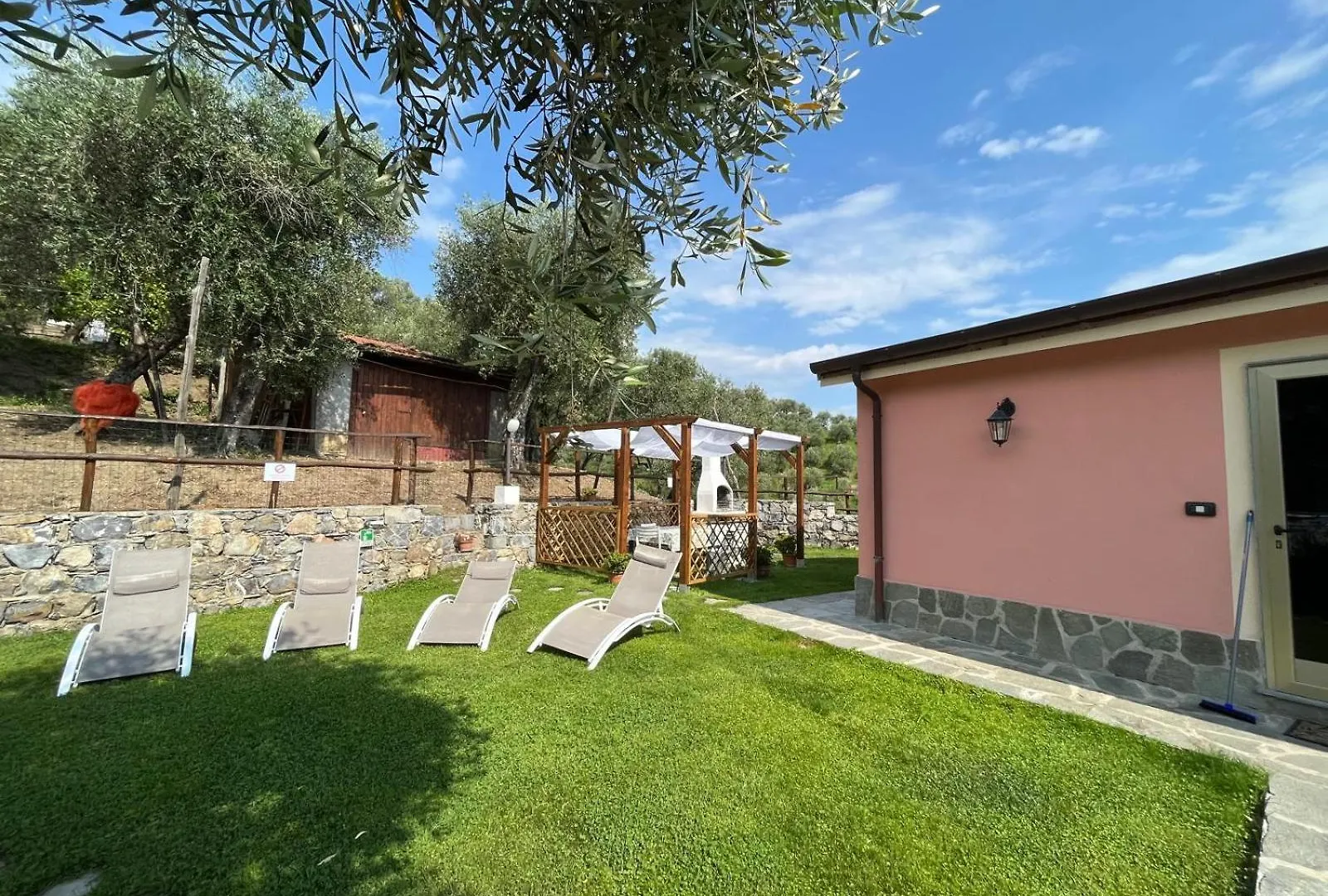 Fior D'Olivo: Private Villa with Pool Near Sestri Levante Center and Beaches Santo Stefano del Ponte Italy